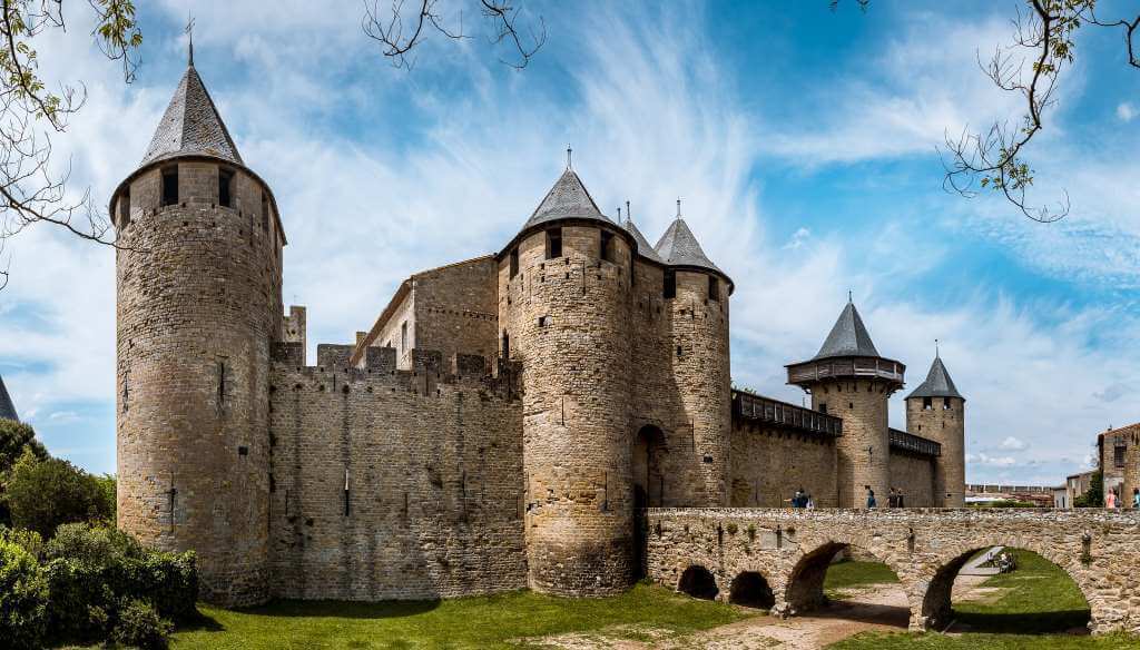 От Эдинбурга до Праги: 10 средневековых городов Европы, которые лучше всего сохранились до наших дней