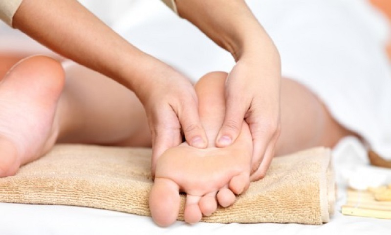 Почему массаж ног перед сном так важен и полезен для нашего организма