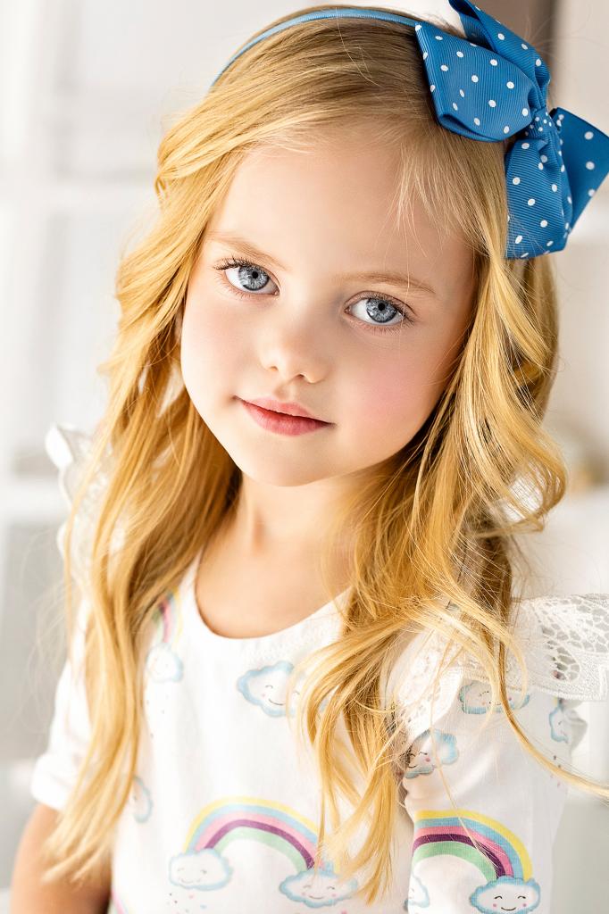 4-летняя Виолетта Антонова: кто "дышит в спину" самой красивой девочке Насте Князевой