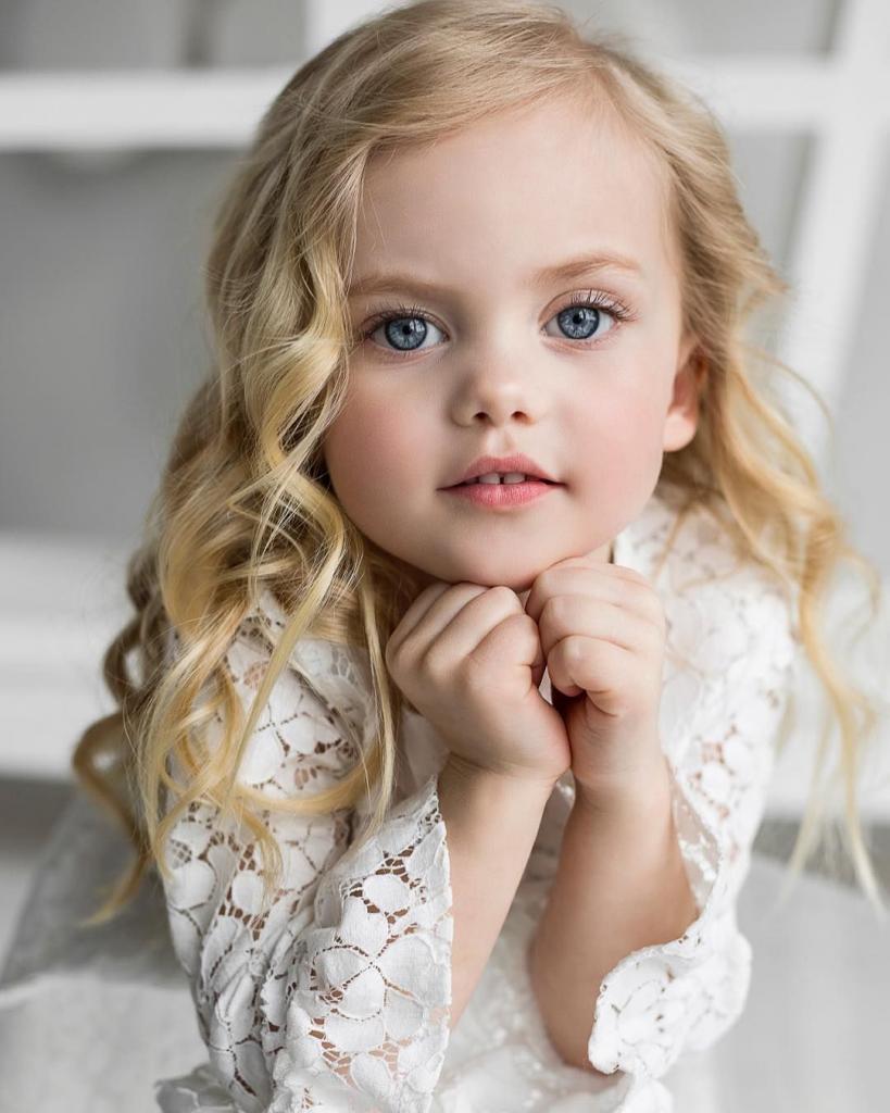 4-летняя Виолетта Антонова: кто "дышит в спину" самой красивой девочке Насте Князевой