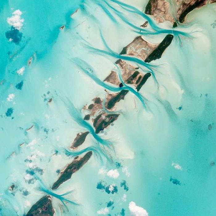 Эффект обзора: коллекция уникальных спутниковых снимков, которые меняют наше восприятие планеты Земля (фото)