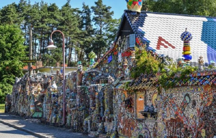 Немец построил дом из мусора, вложив в него не только душу, но и 100 тысяч евро