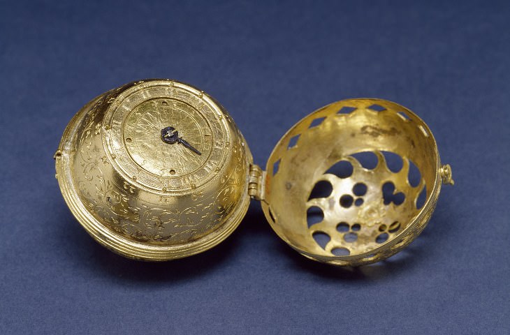 Самые старые механические часы, топор викингов, пистолет Наполеона: 10 уникальных и красивейших артефактов, найденных археологами (фото)