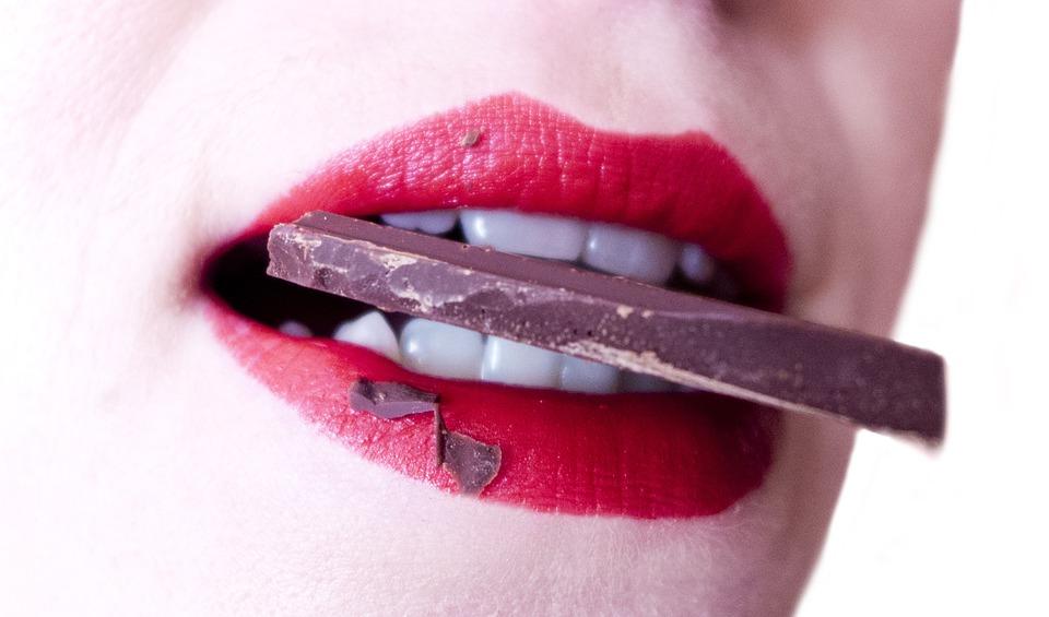 Ешьте спокойно: ежедневное употребление шоколада улучшает работу мозга – новые исследования