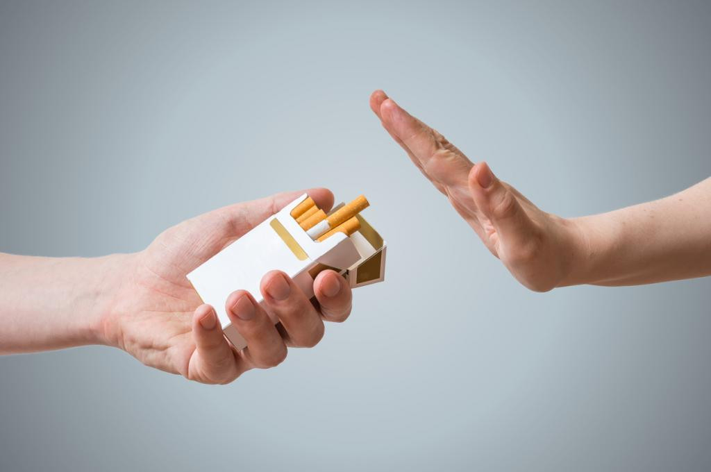 Сода против сигарет: как бросить курить с ее помощью