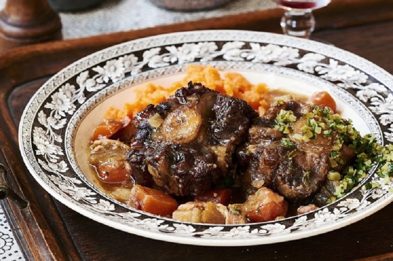 Еда и творчество: рагу из бычьего хвоста, французские сливы - любимые блюда писателя Чарльза Диккенса