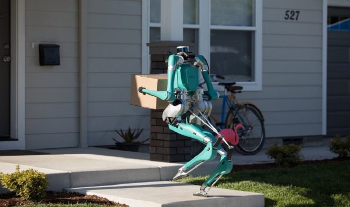 Компания Ford представила робота, который в будущем будет доставлять заказы на дом