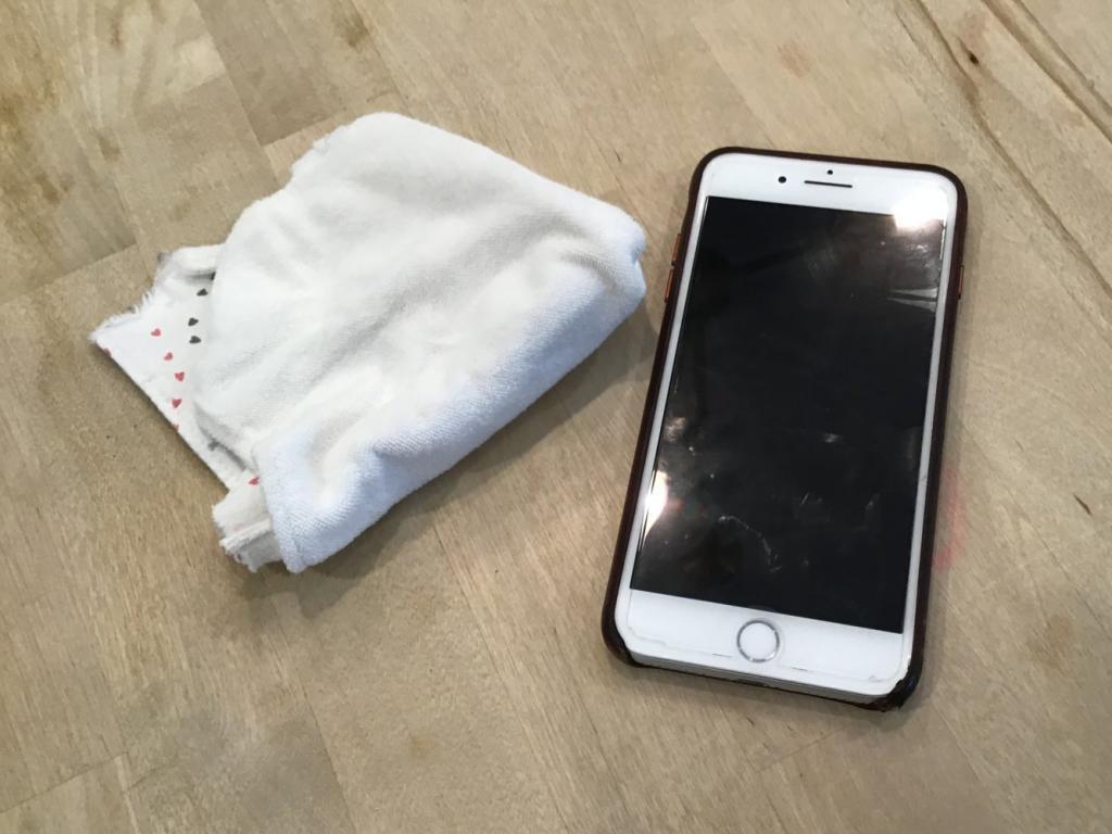 Как правильно чистить любую модель iPhone, не повреждая устройство