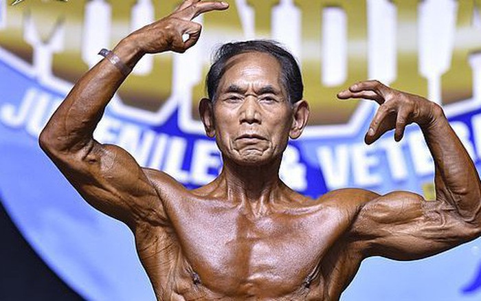Физической форме 81-летнего мужчины позавидует любой культурист