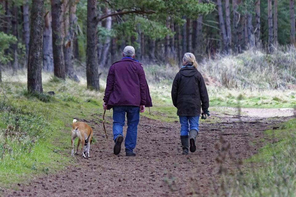 Ученые выяснили, что люди, которые ходят быстро, живут на 15 лет дольше