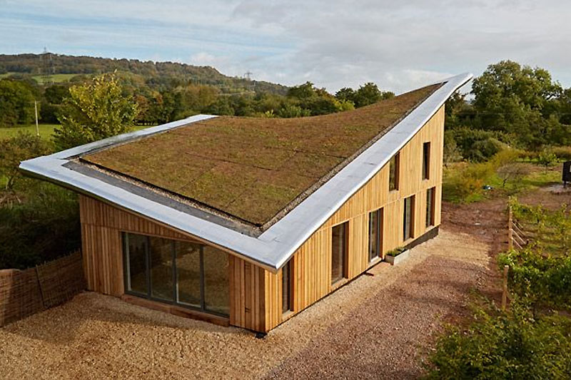 Энергоэффективные и экологичные дома: семьи, которые строят здания с заботой о планете