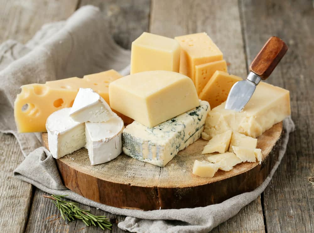 Польза, которую приносит сыр: крепкие зубы, стабильное давление и другие положительные последствия