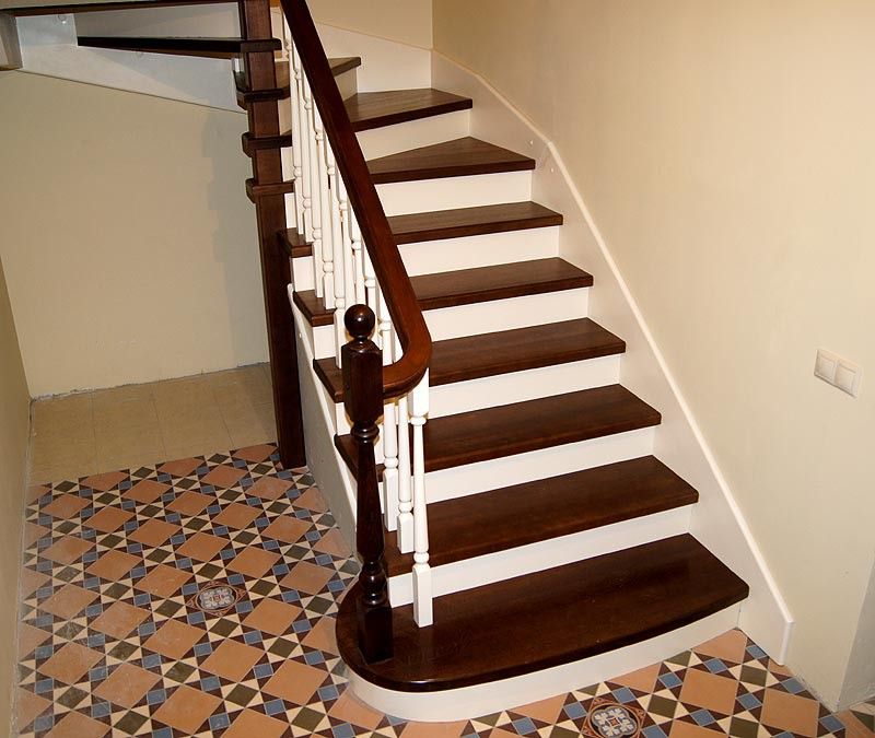 вариант покраски лестницы