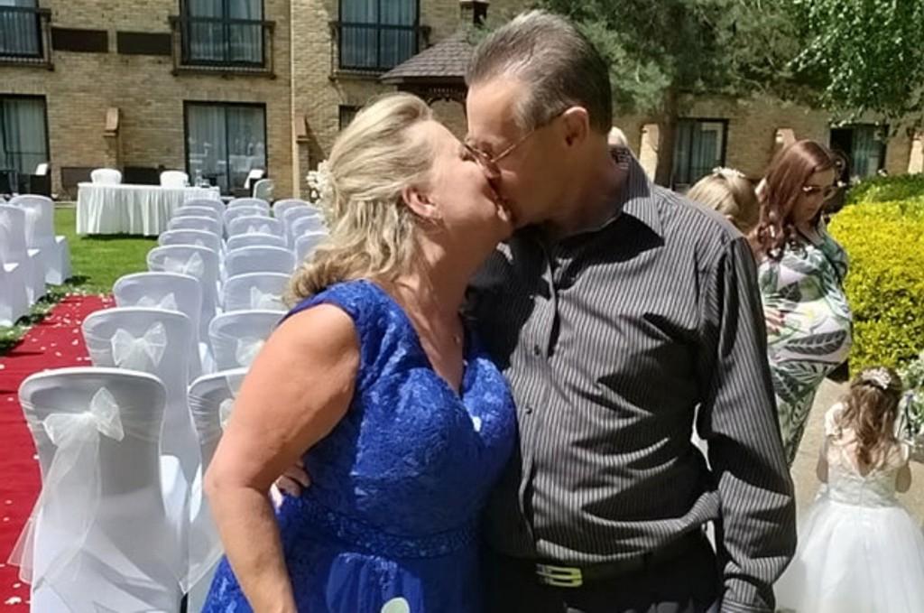 Влюбились за школьной партой, а поженились через 45 лет: романтичная история Эндрю и Карен, которые чуть не проворонили свое счастье