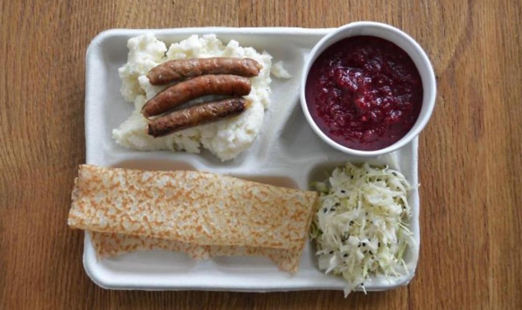Креветки с кашей и томатный суп. Что едят дети на обед в школах разных стран мира? 10 фото