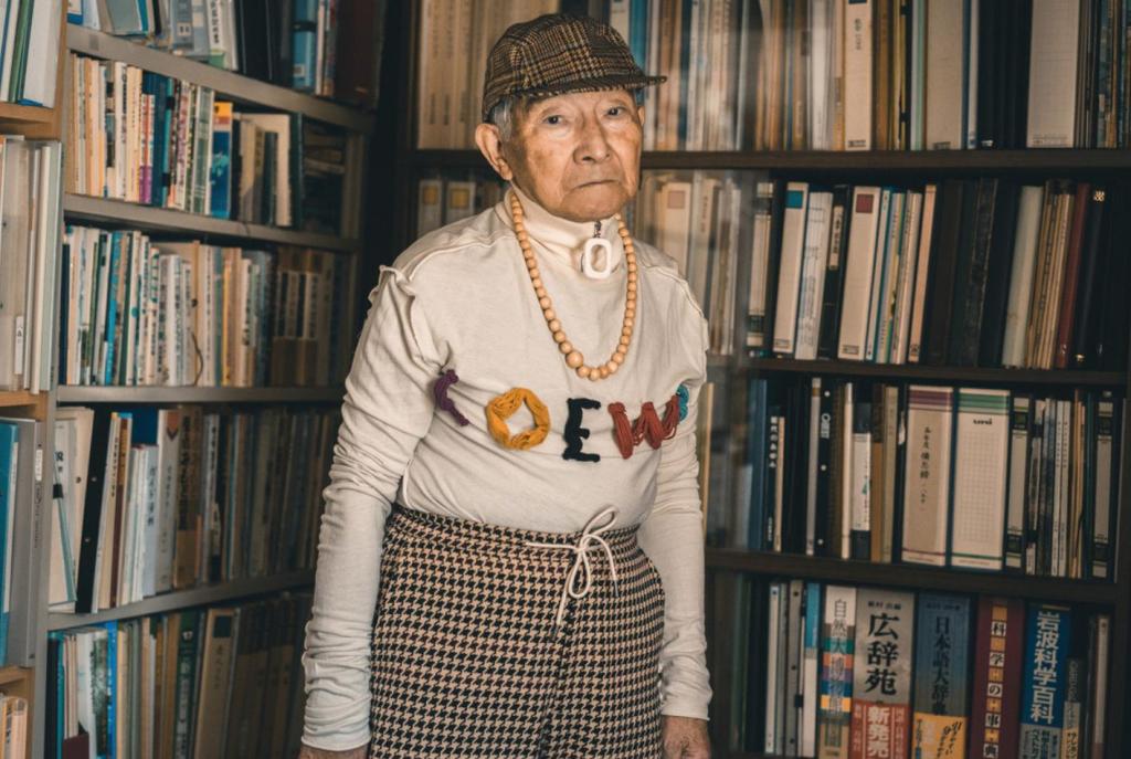 84-летний дедушка из Японии создал страницу в "Инстаграме". Почти сразу он стал популярным благодаря своим необычным и стильным фото