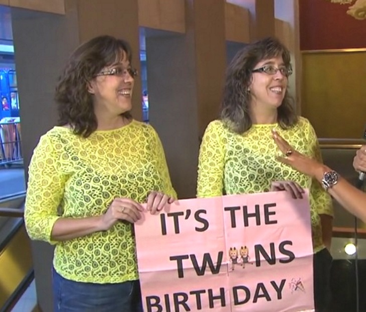 Благодаря стилисту близняшки впервые за 30 лет получили индивидуальный стиль