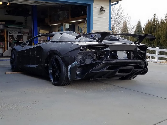 Если хочется Lamborghini, а денег на него нет: отец с сыном напечатали суперкар на 3D-принтерах (фото)