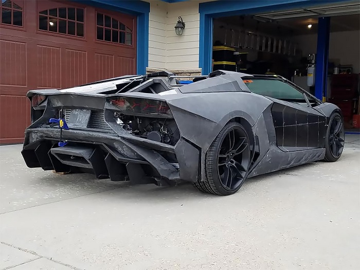 Если хочется Lamborghini, а денег на него нет: отец с сыном напечатали суперкар на 3D-принтерах (фото)