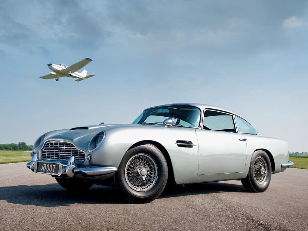 Aston Martin DB5: автомобиль Джеймса Бонда за 6 миллионов долларов выставлен на аукционе