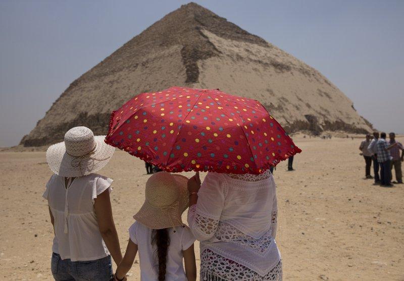 Впервые с 1965 года Египет открыл для посещения туристов еще две древние пирамиды
