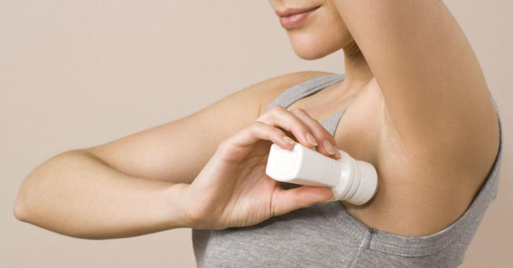 Распространенные ошибки в применении дезодоранта, которые вызывают чрезмерное потоотделение