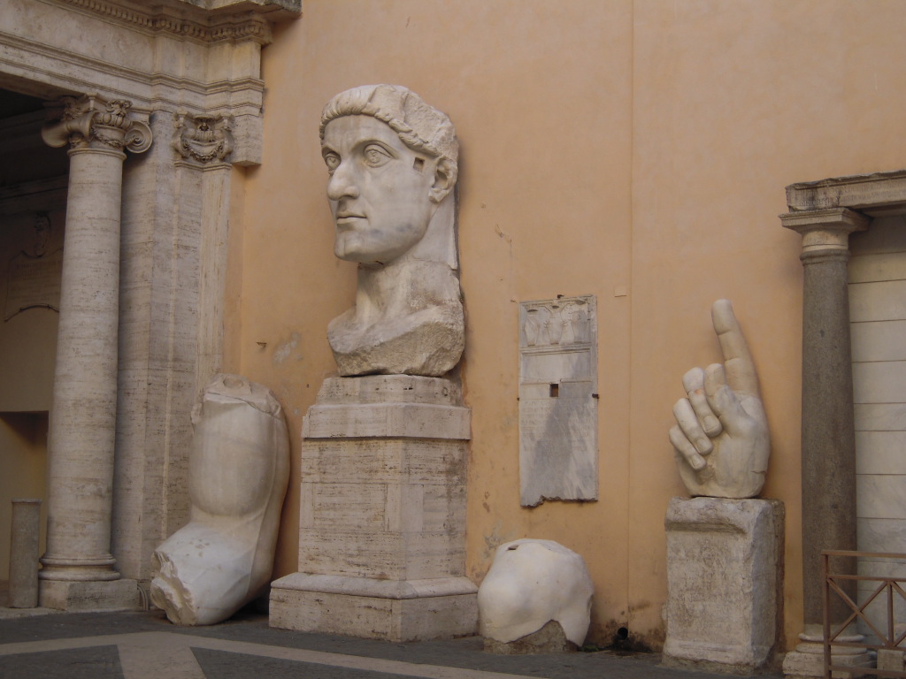 Фрагмент статуи императора Константина
