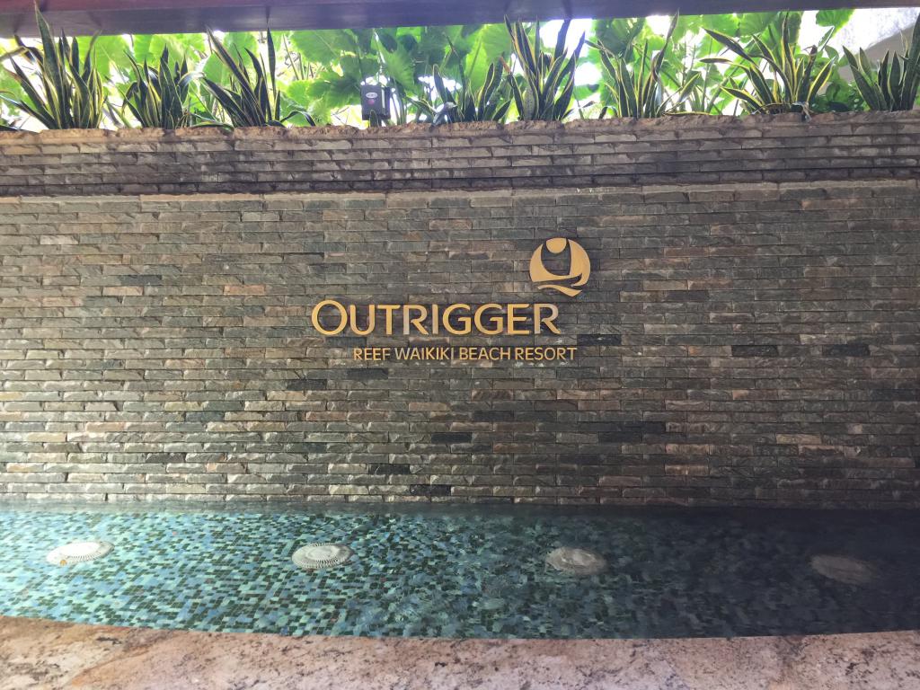 Отель Outrigger Reef Waikiki Beach