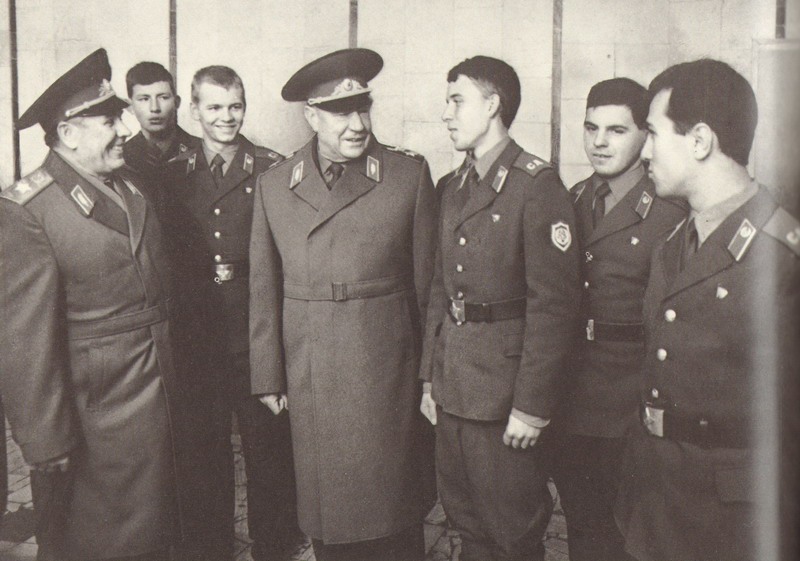 Советский офицеры