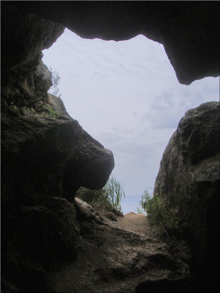 Вход в пещеру Шаманки