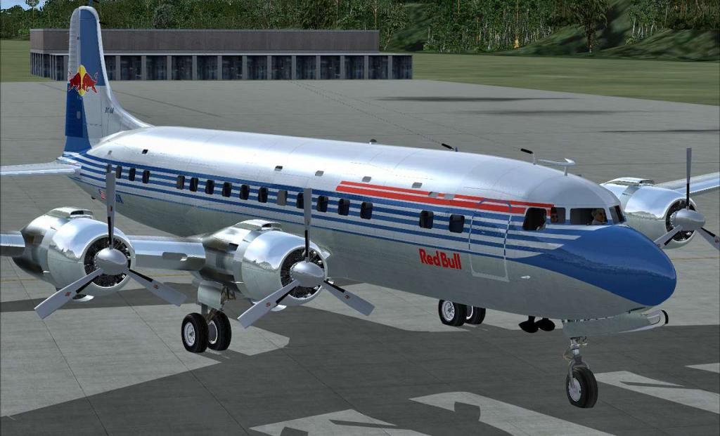 Пассажирский самолет с поршневыми двигателями