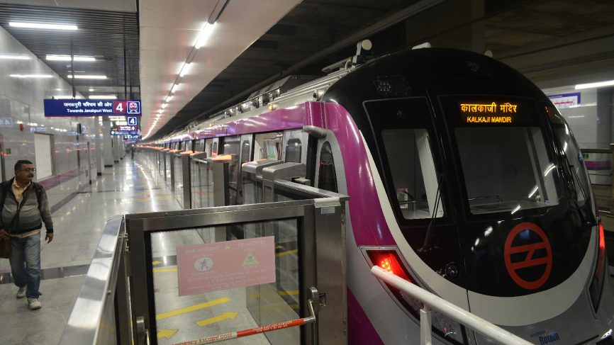 Новые поезда в метро Дели