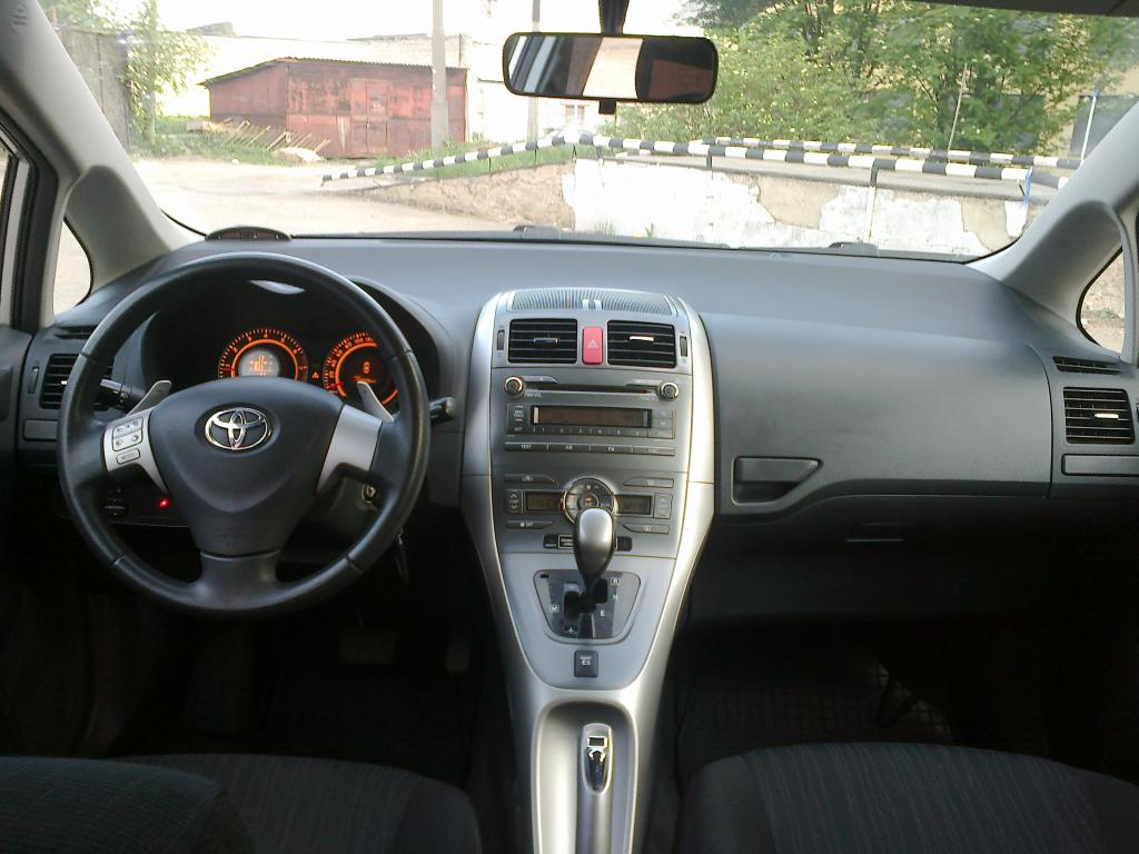 Toyota Auris interior