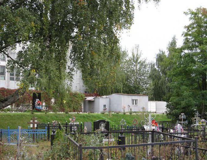 Чьи памятники на покровском кладбище