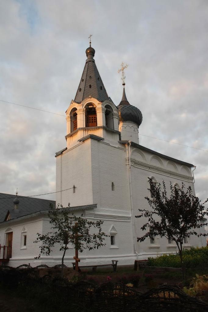 Колокольня свято-Знаменского монастыря