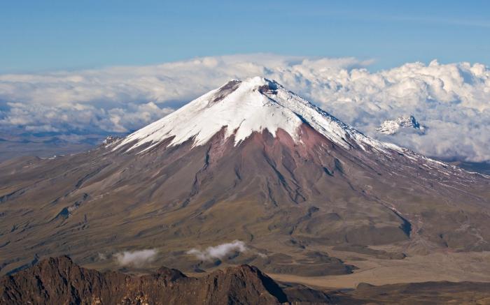 самый высокий вулкан в европе