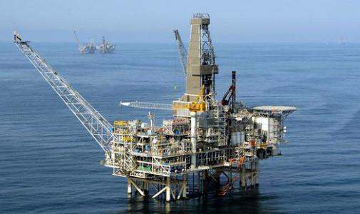 Нефтедобыча на Каспийском море 