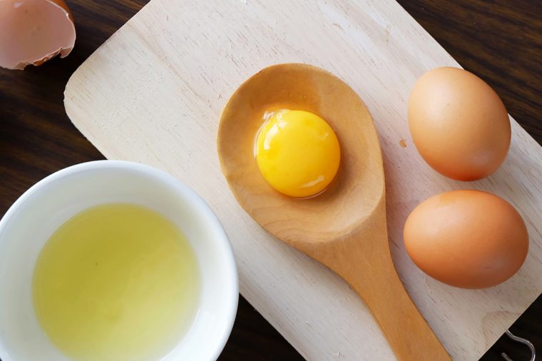 Приготовление масок на основе яиц