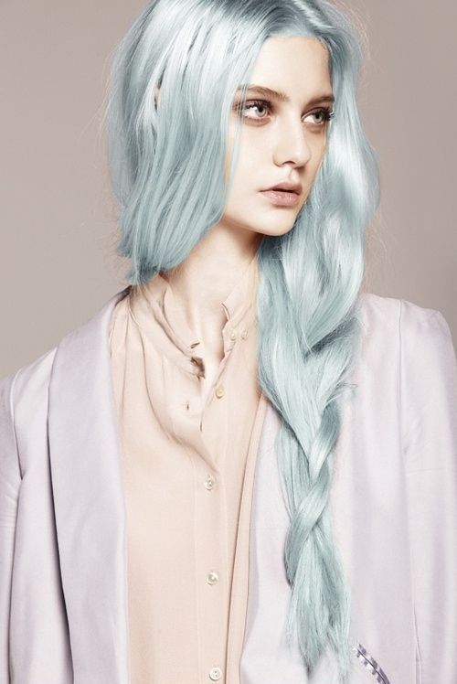 Голубая краска для волос: обзор производителей, особенности применения, фото