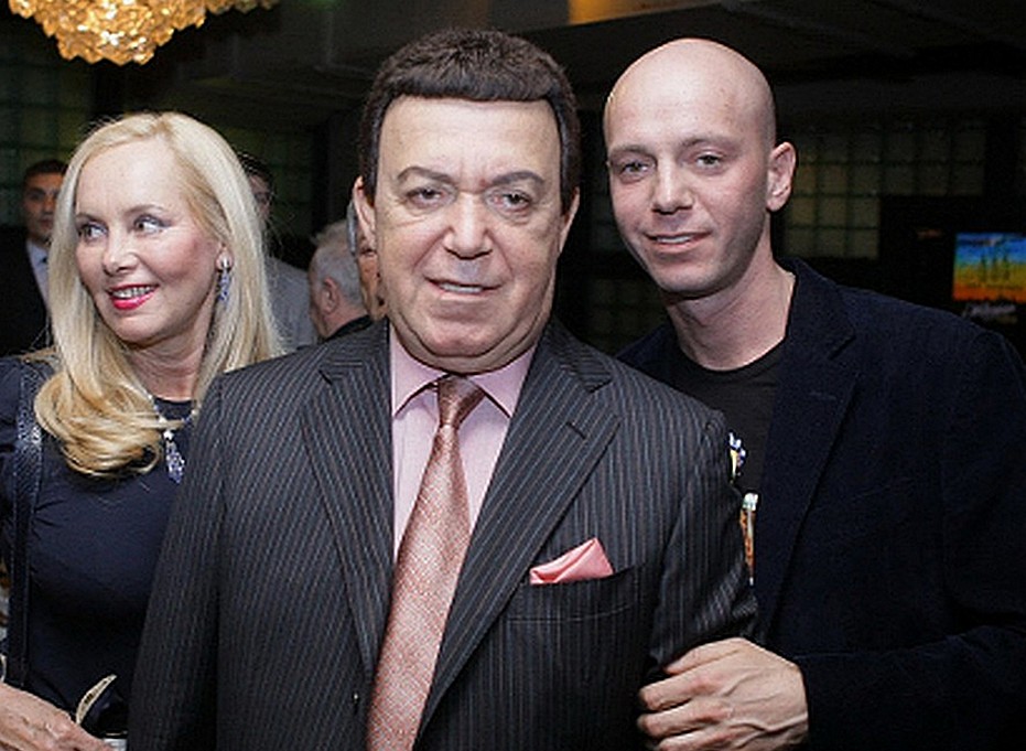 Андрей Кобзон со знаменитым отцом и матерью