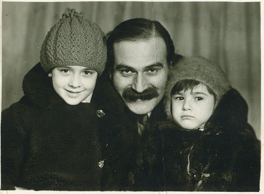 Каха Кавсадзе с дочерью Нанукой и сыном Ираклием