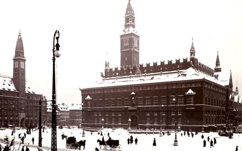 старое фото ратуши