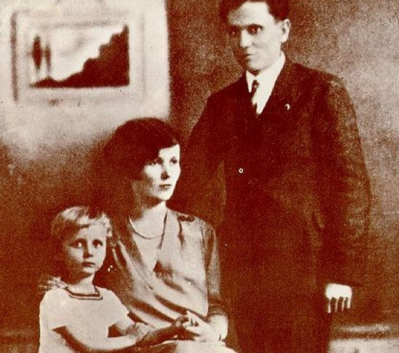 Броз Тито с женой и сыном