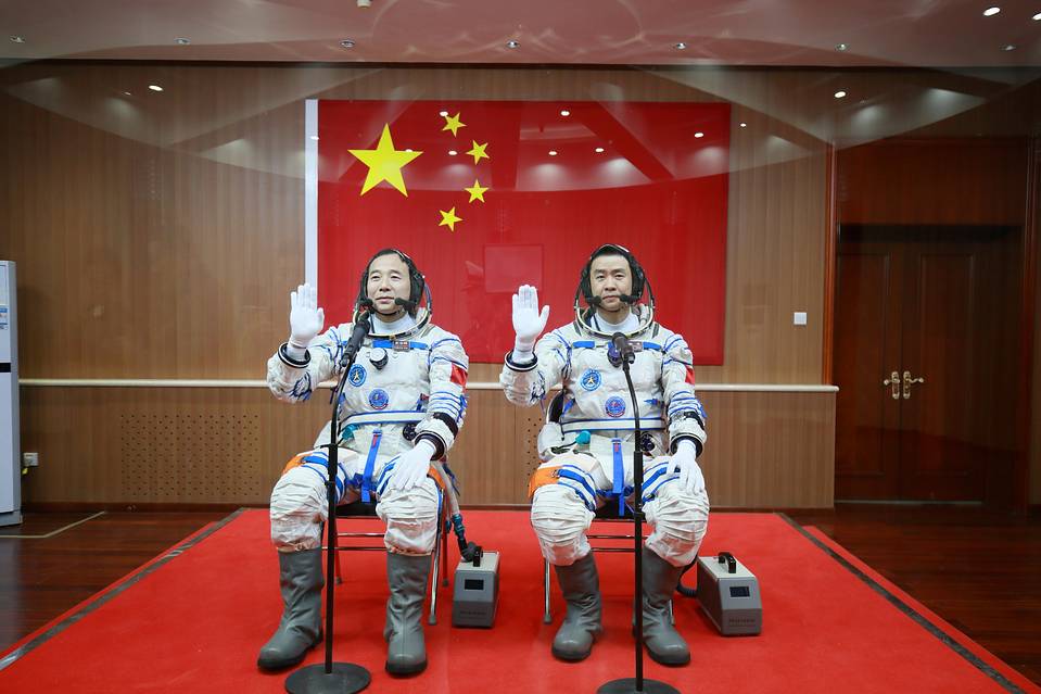 космонавты Китая