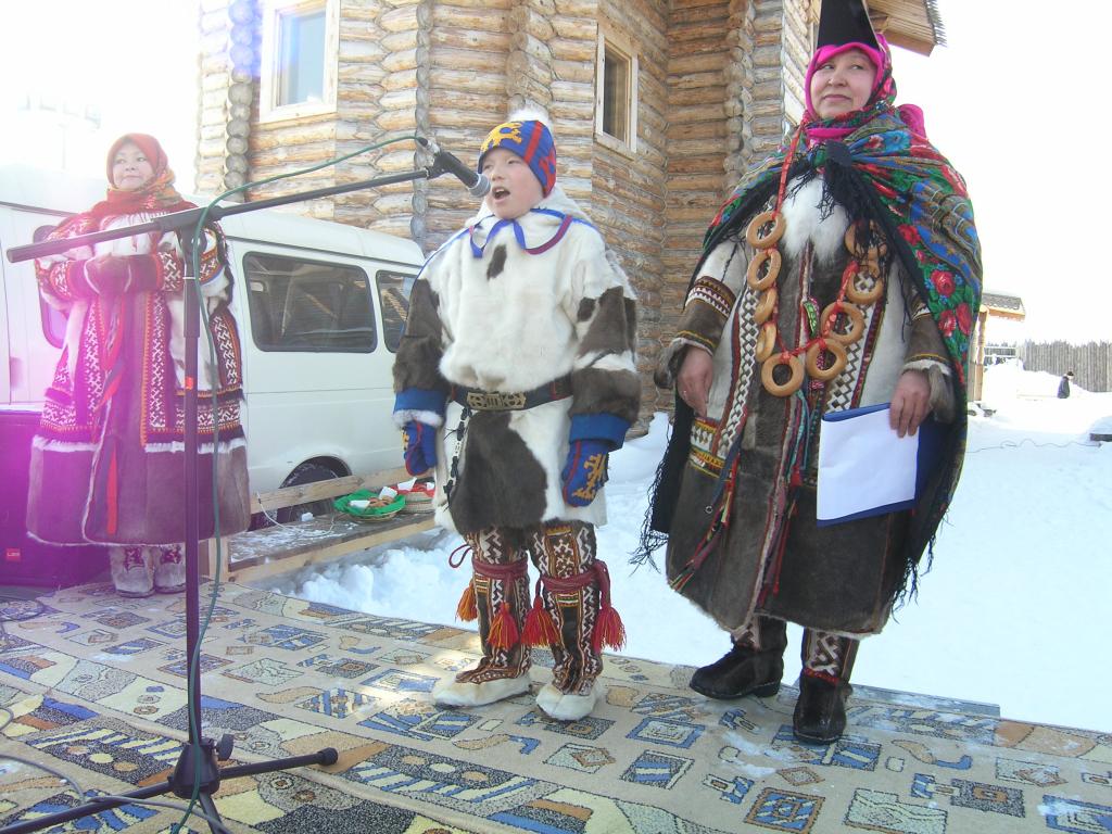 Съедобные колеса нанизаны на шпагат