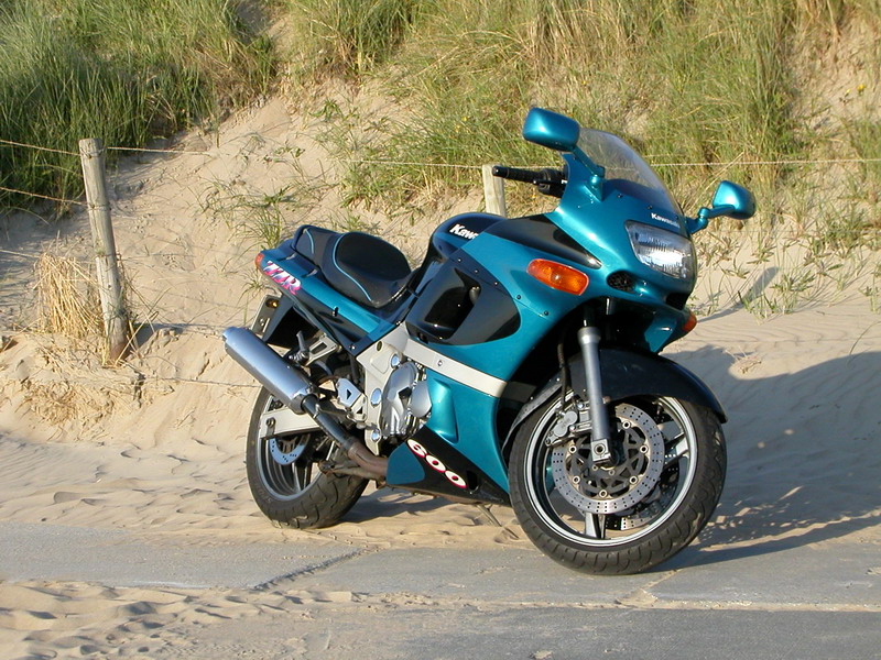 Kawasaki ZZR 600: спорт-турист на каждый день