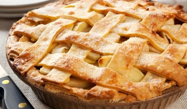 слоенный пирог с яблоками