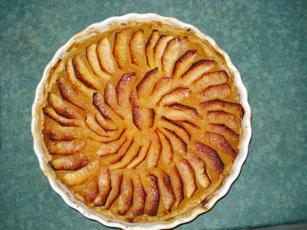 слоенный пирог с яблоками и корицей