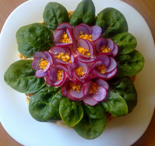 Слоеный салат «Фиалка»