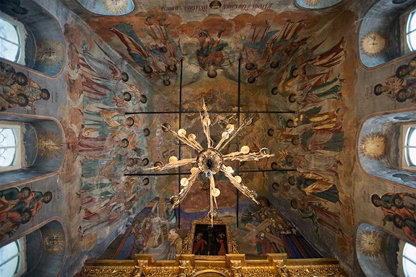 Потолок небо Успенской церкви